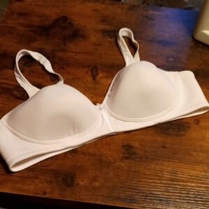 Vanity Fair 42B White Lightly Padded Wirefree comfy Bra 1 Call Out See Pictures